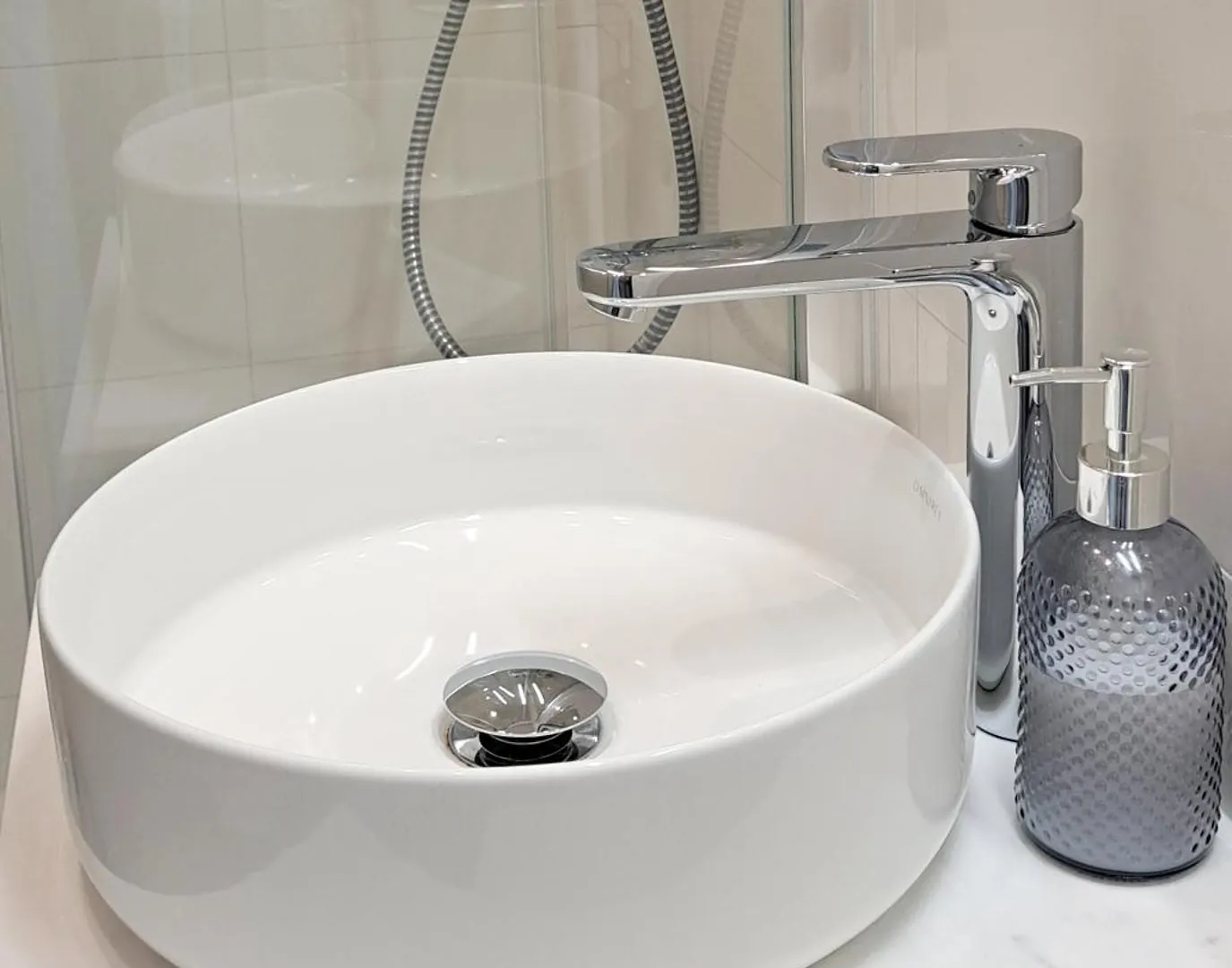 Falcon Apartment 5 Metro Sgh Warsaw Poland