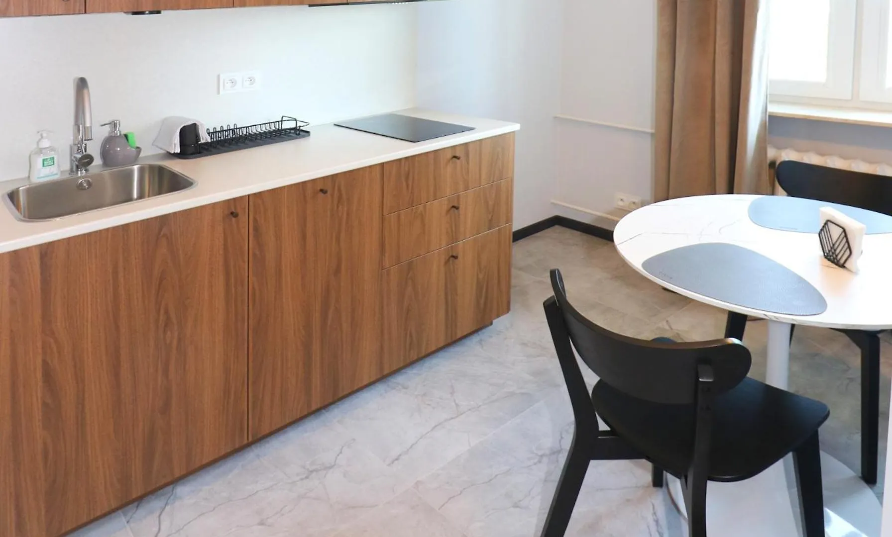 Falcon Apartment 5 Metro Sgh Warsaw